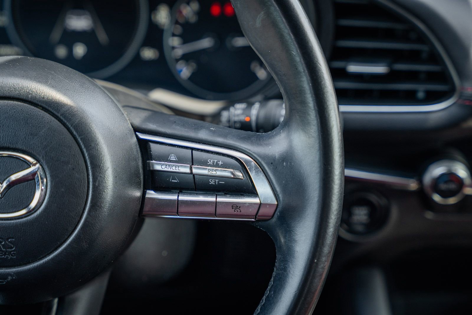 Used 2023 MAZDA MAZDA3 s image 29