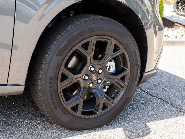 Certified 2025 Ford Maverick Lobo AWD/4WD image 8