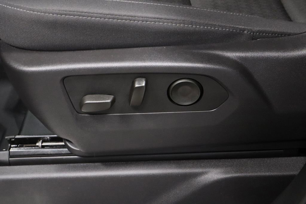 Used 2025 Chevrolet Silverado 3500 LT AWD/4WD image 26