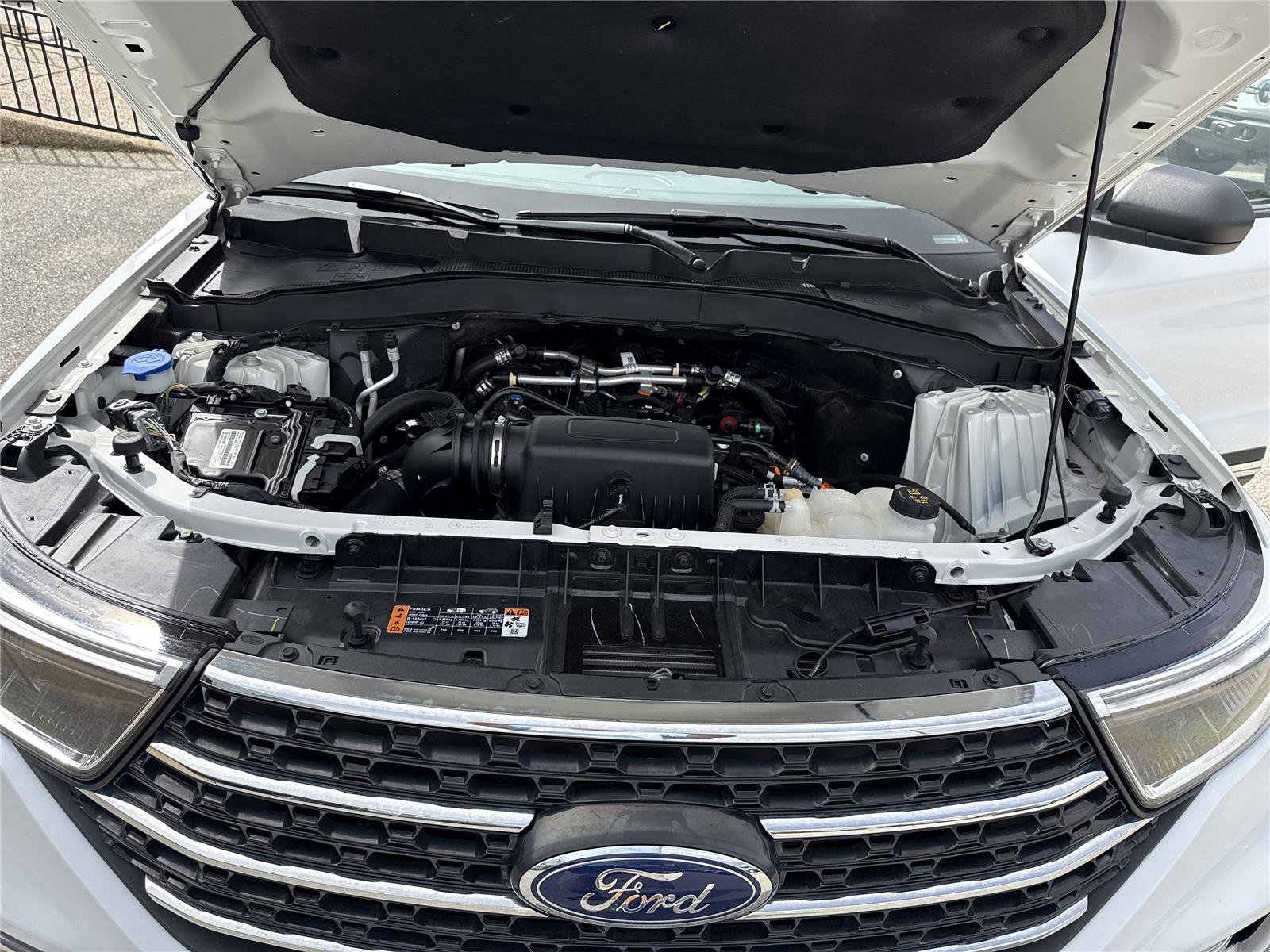 Certified 2024 Ford Explorer XLT w/ Equipment Group 202A image 31