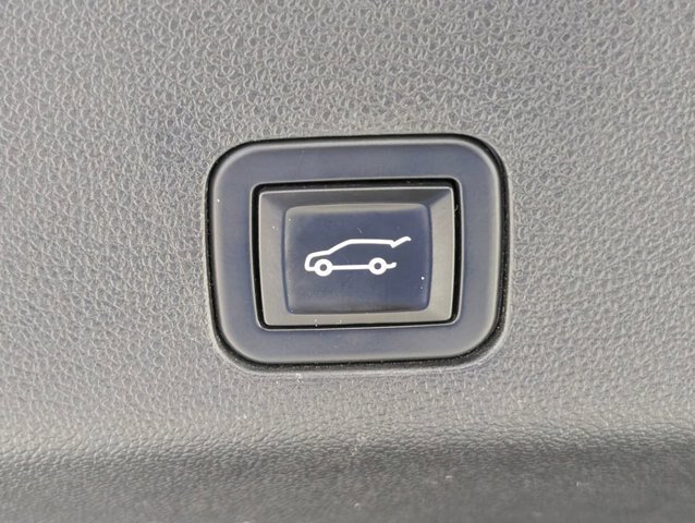 Used 2022 Chevrolet Tahoe LT w/ Luxury Package AWD/4WD image 26