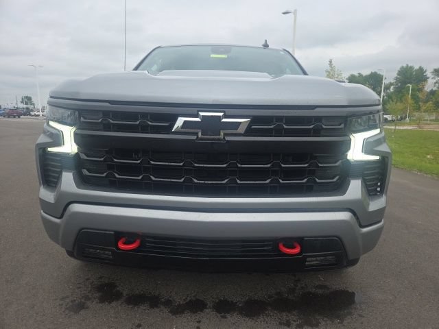 Used 2023 Chevrolet Silverado 1500 RST w/ Redline Edition AWD/4WD image 3