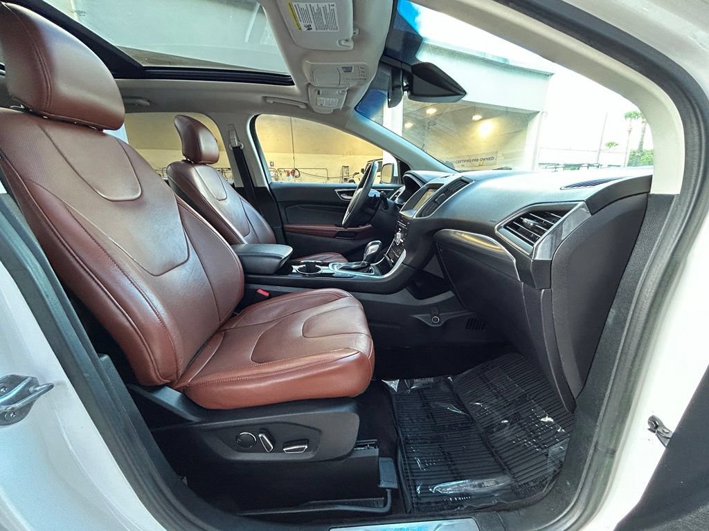 Certified 2018 Ford Edge Titanium w/ Equipment Group 302A AWD/4WD image 26