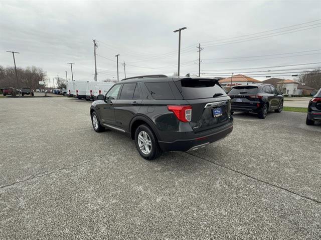 Certified 2023 Ford Explorer XLT w/ Equipment Group 202A AWD/4WD image 3