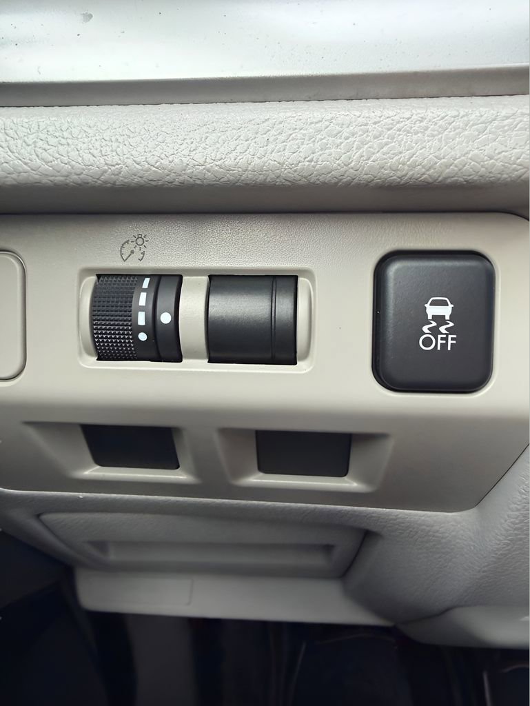 Used 2018 Subaru Forester 2.5i Premium w/ All-Weather Package AWD/4WD image 18