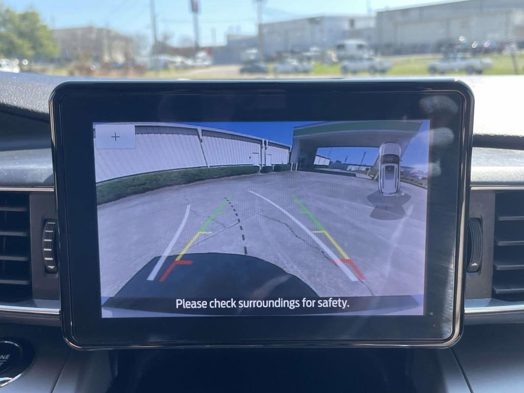 Certified 2022 Ford Explorer XLT w/ Equipment Group 202A image 20