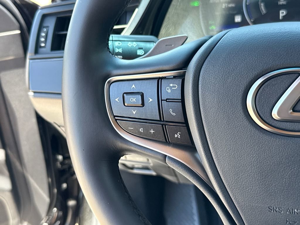 Used 2025 Lexus ES 300h w/ Premium Package FWD image 16