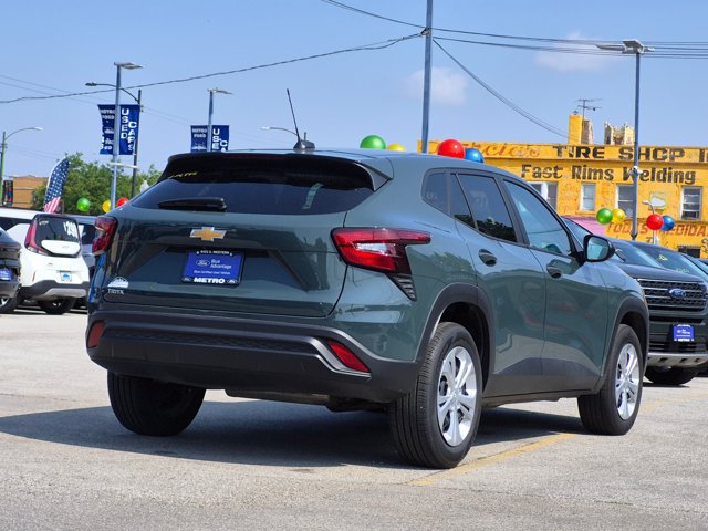 Used 2026 Chevrolet Trax LS FWD image 4