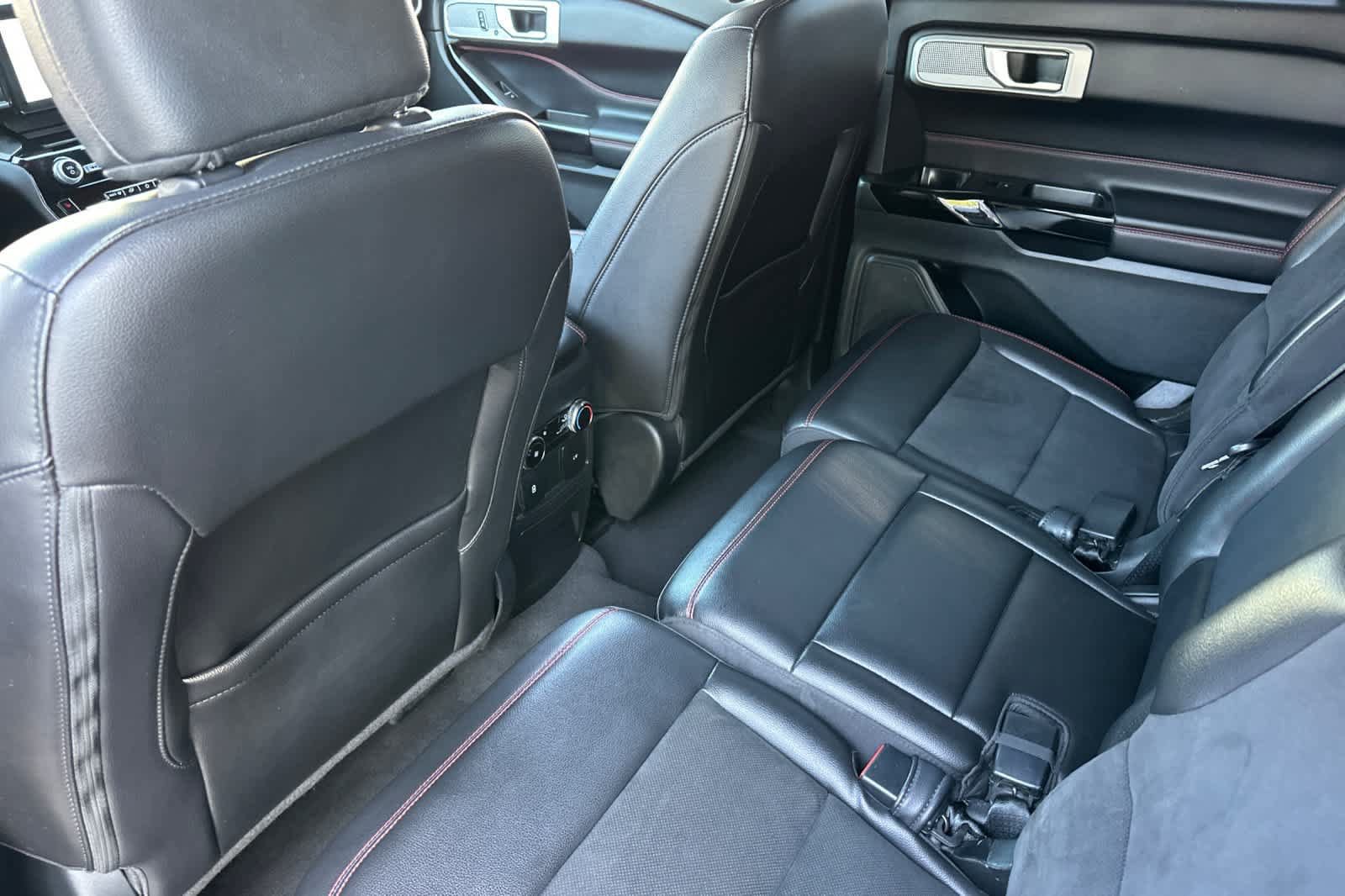 Certified 2022 Ford Explorer ST-Line RWD image 4