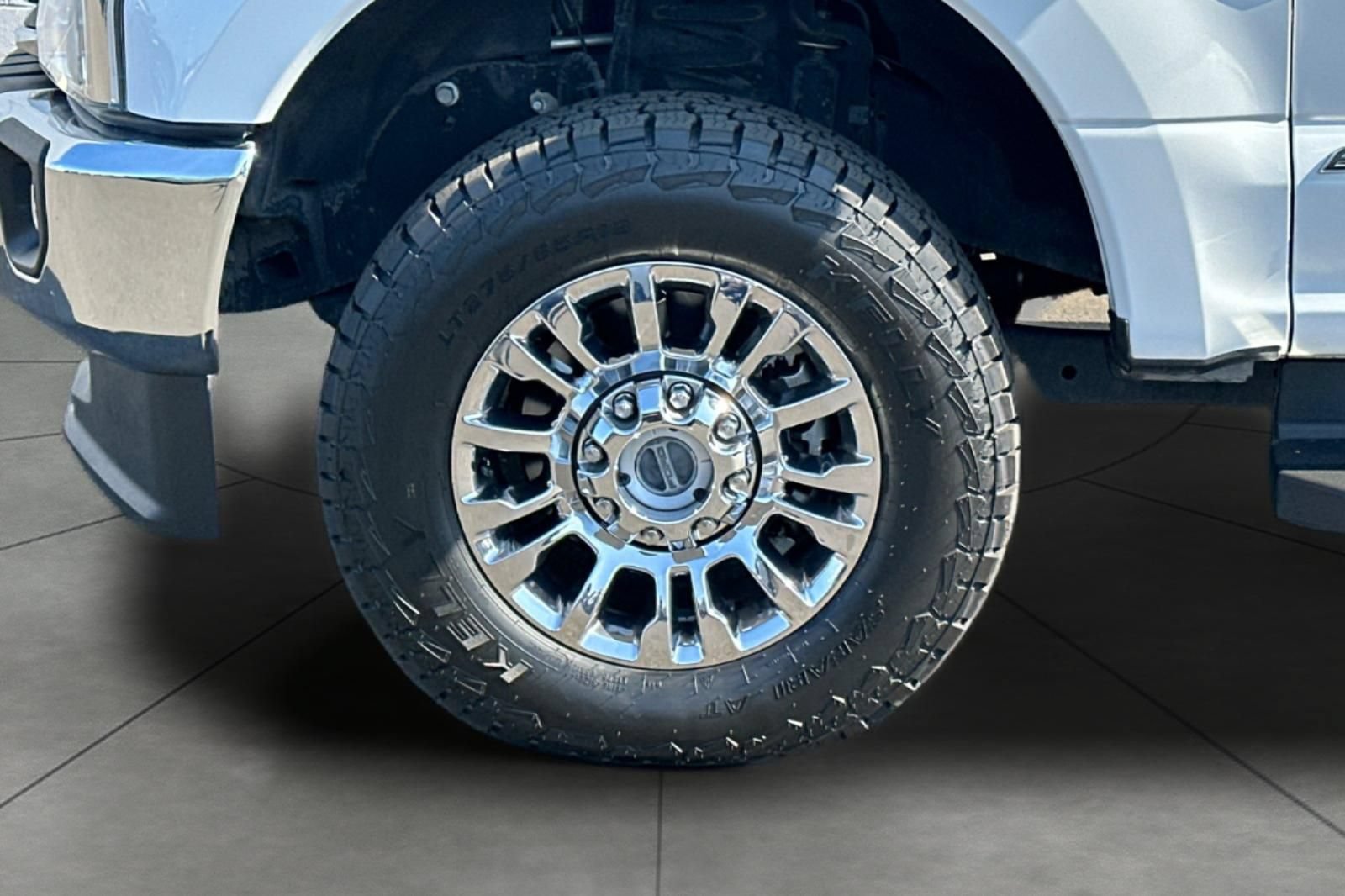 Certified 2022 Ford F250 XLT w/ XLT Premium Package AWD/4WD image 29