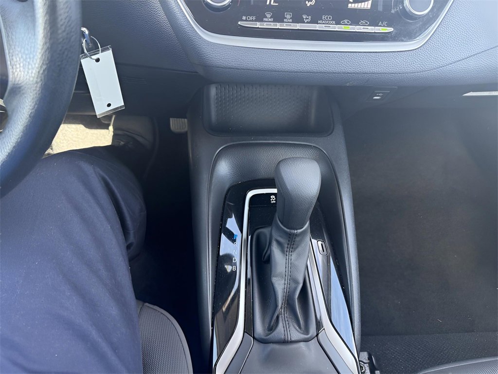 Used 2025 Toyota Corolla LE image 12