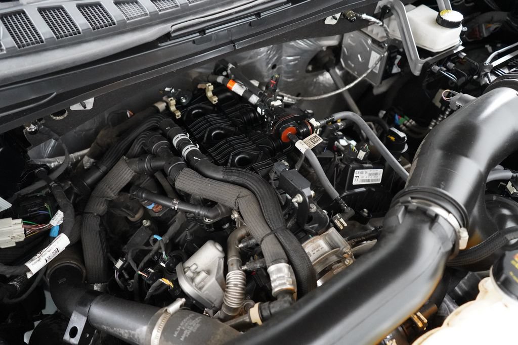 Certified 2025 Ford Expedition Active AWD/4WD image 36