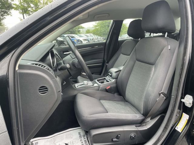 Used 2021 Chrysler 300 Touring w/ Sport Appearance Package RWD image 19