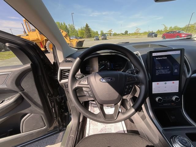Certified 2024 Ford Edge SE w/ Black Appearance Package AWD/4WD image 15