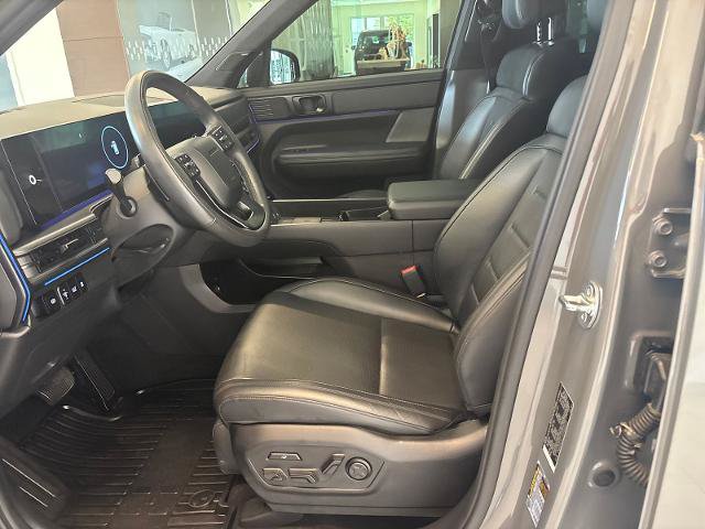 Used 2025 Hyundai Santa Fe Calligraphy AWD/4WD image 12