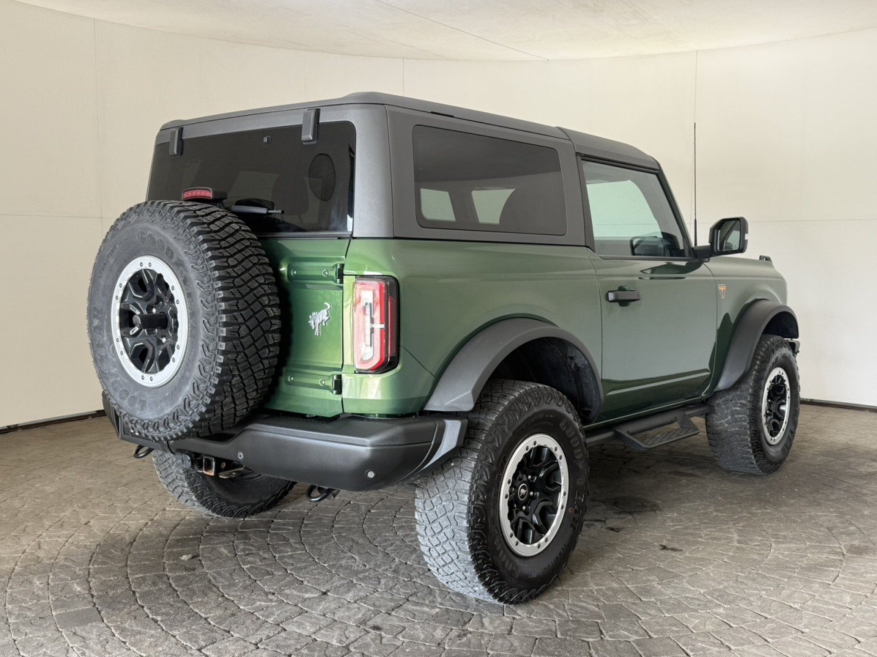 Certified 2023 Ford Bronco Badlands w/ Sasquatch Package AWD/4WD image 9