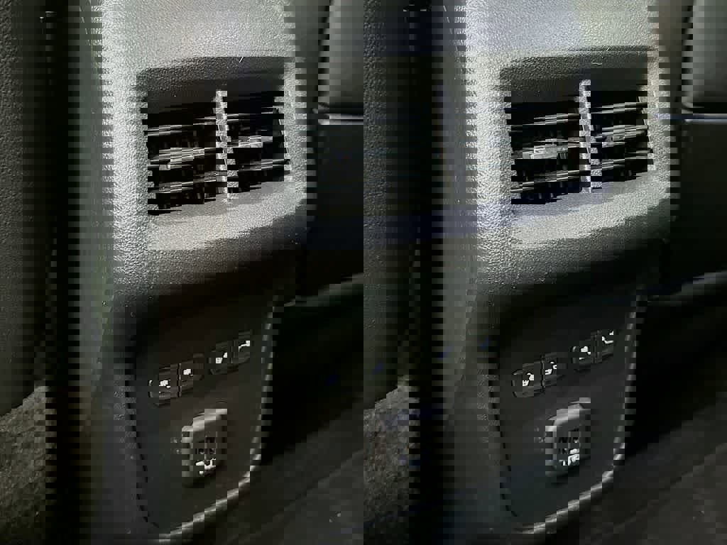 Used 2022 GMC Terrain Denali w/ Denali Premium Package image 16