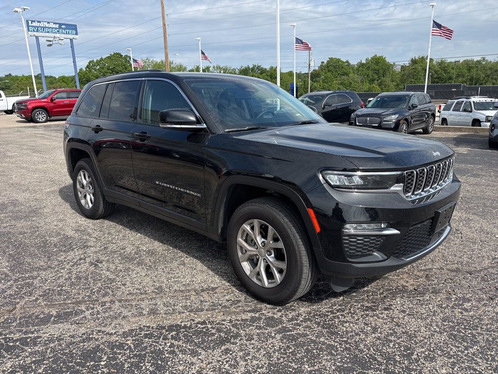 Used 2023 Jeep Grand Cherokee Limited w/ Trailer Tow Prep Group (B) AWD/4WD image 1