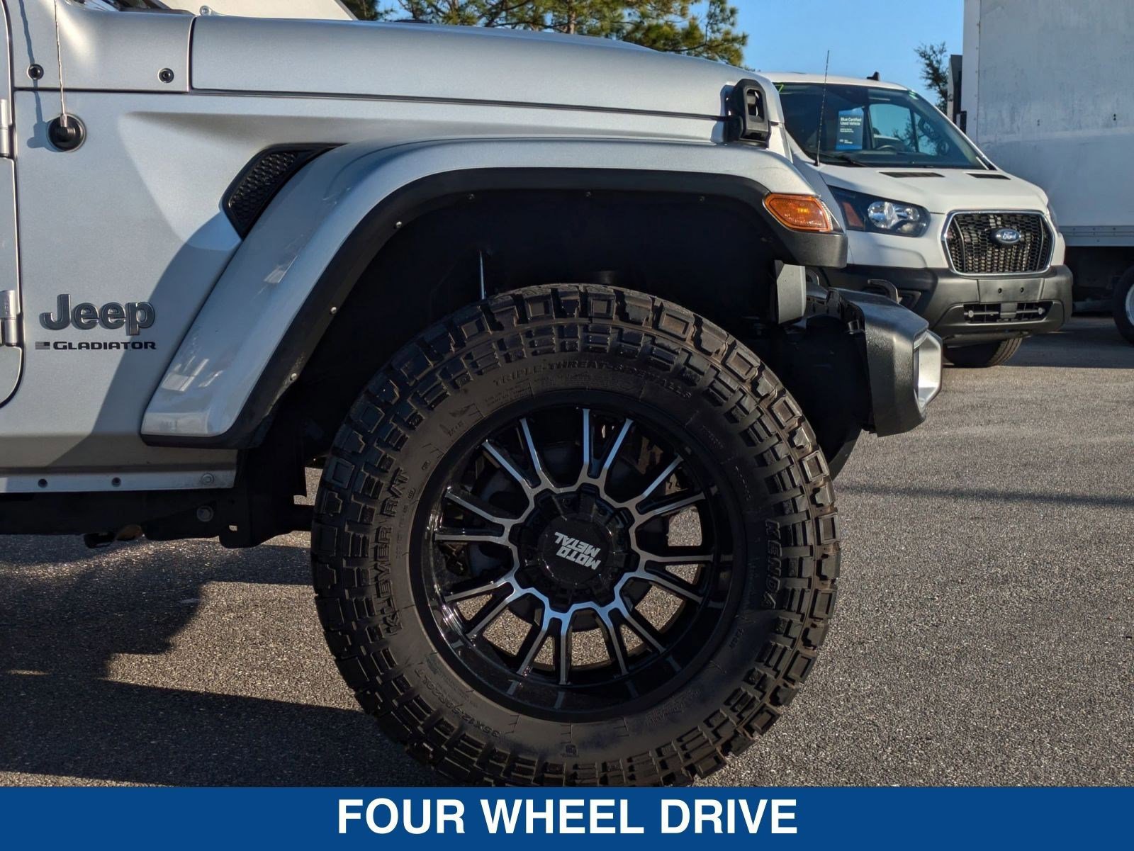 Used 2023 Jeep Gladiator Overland image 11