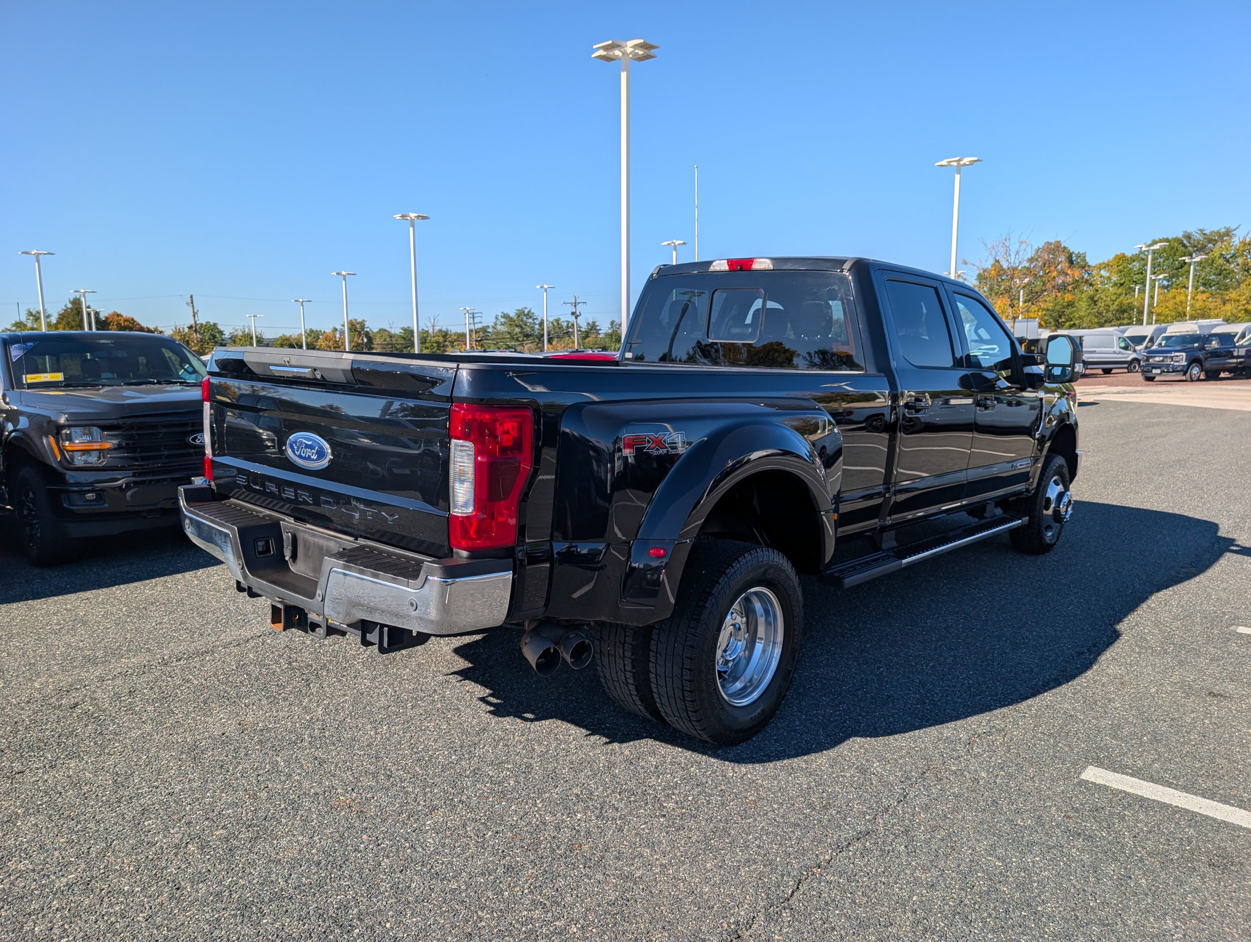 Certified 2018 Ford F350 Lariat w/ Tow Technology Bundle AWD/4WD image 4