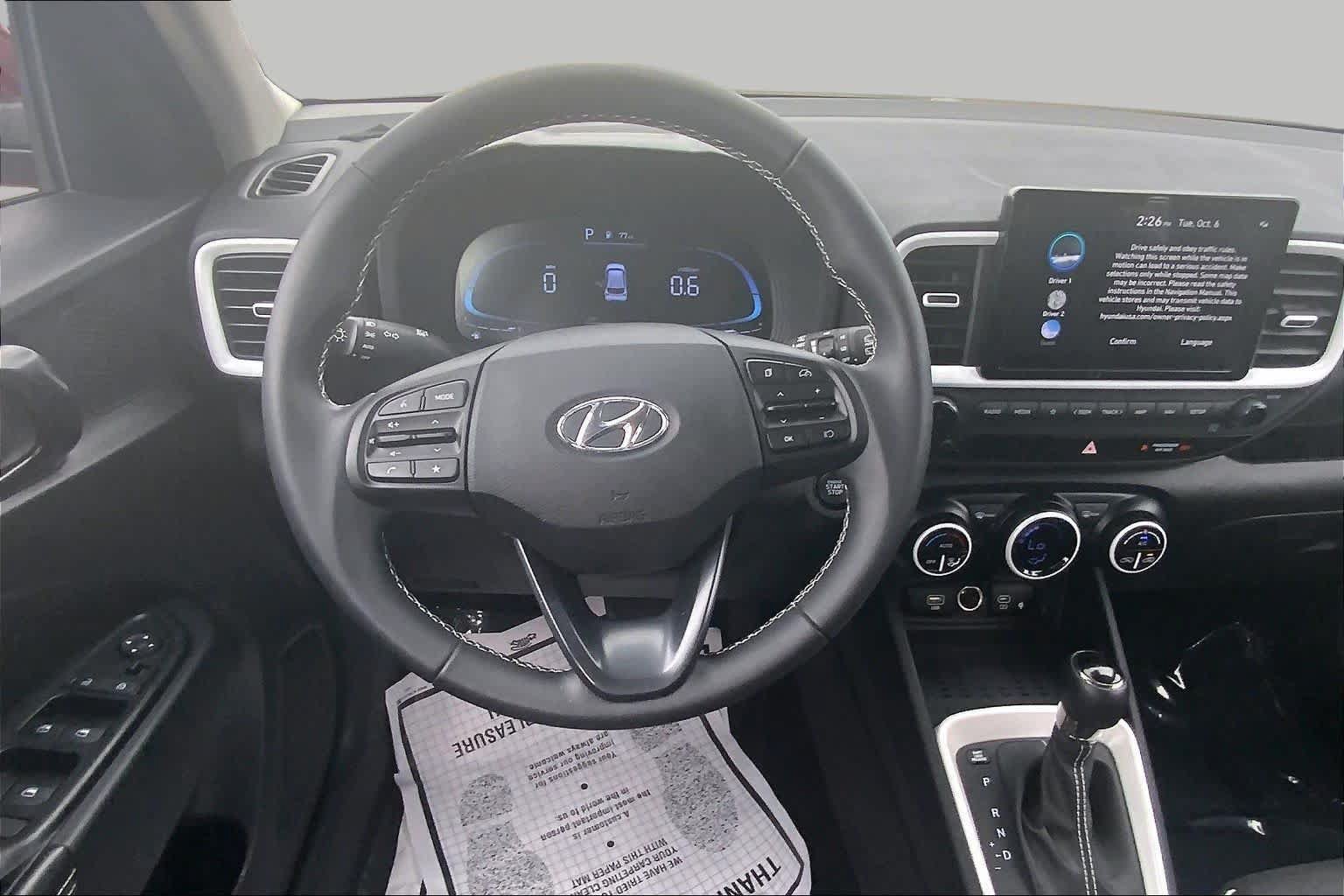 Used 2024 Hyundai Venue Limited FWD image 6