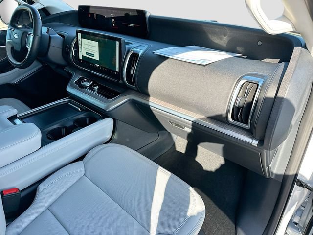 Certified 2025 Ford Expedition Max Platinum w/ Platinum Ultimate Package AWD/4WD image 29