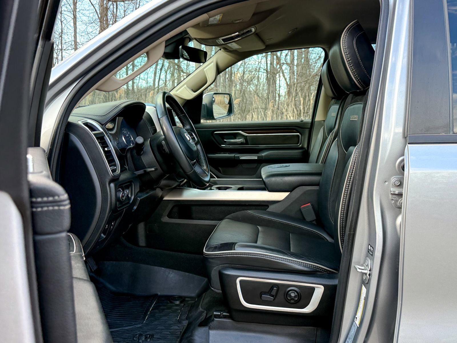 Used 2021 RAM 1500 Laramie AWD/4WD image 19