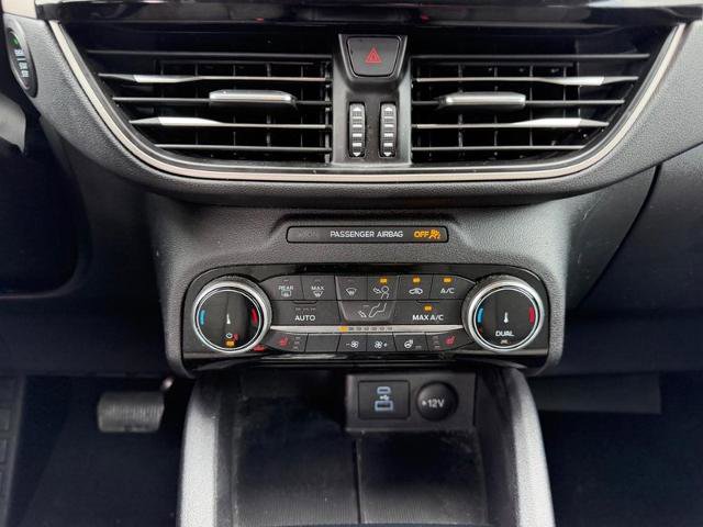 Certified 2022 Ford Escape SE w/ SE Sport Appearance Package FWD image 16