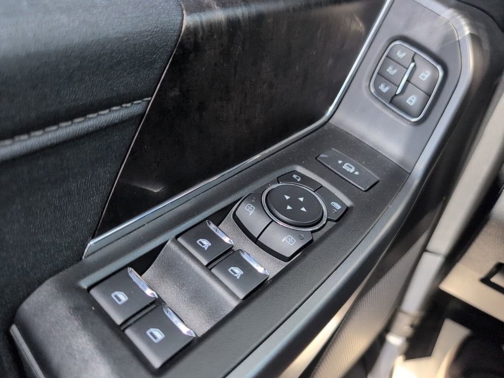 Certified 2025 Ford F250 Lariat w/ Black Appearance Package AWD/4WD image 24