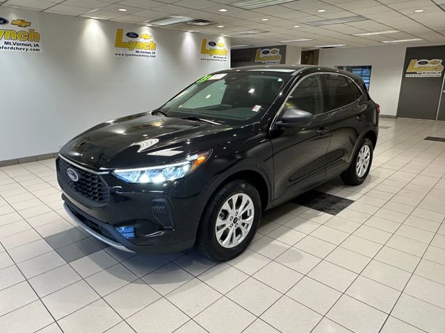 Certified 2023 Ford Escape Active AWD/4WD image 2