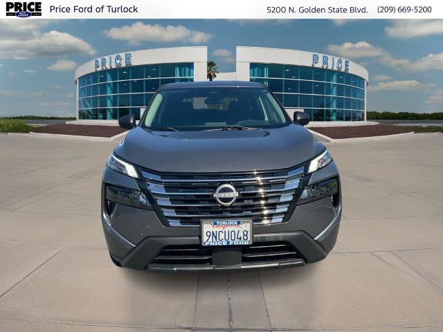 Used 2024 Nissan Rogue S FWD image 2