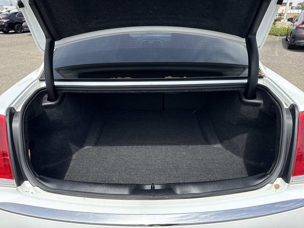 Used 2023 Chrysler 300 Touring image 27