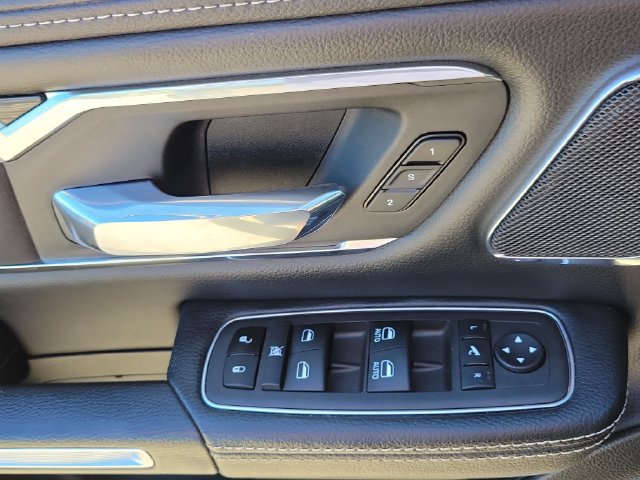Used 2024 RAM 1500 Laramie AWD/4WD image 31