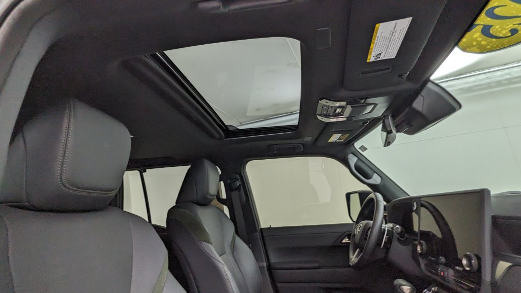 Used 2025 Lexus GX 550 AWD/4WD image 44