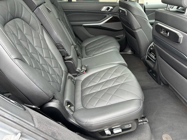 Used 2024 BMW X7 xDrive40i AWD/4WD image 32
