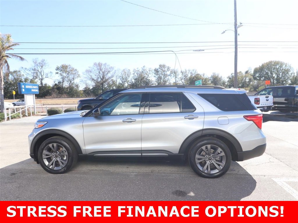 Certified 2022 Ford Explorer XLT w/ Equipment Group 202A image 2