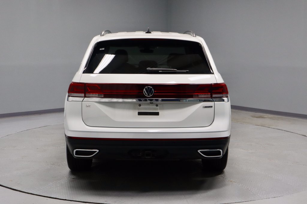 Used 2025 Volkswagen Atlas SE AWD/4WD image 11