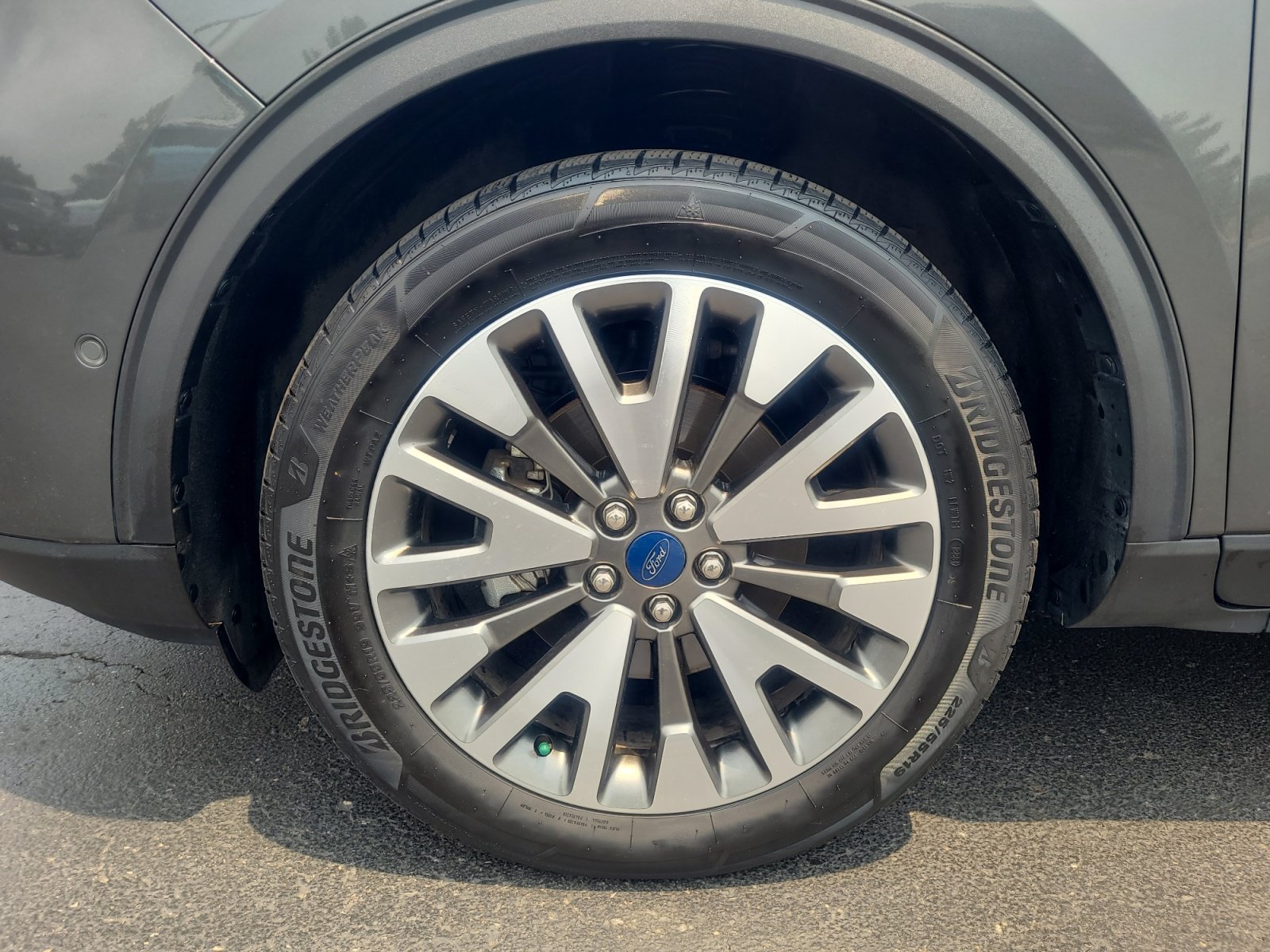 Certified 2020 Ford Escape Titanium AWD/4WD image 26