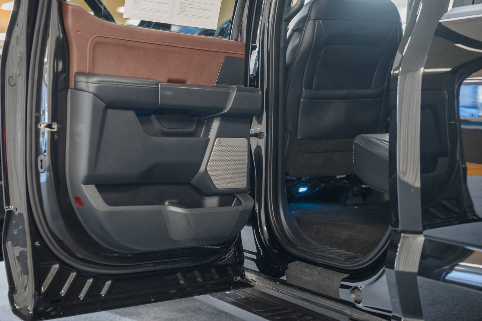 Certified 2023 Ford F150 Lariat w/ Equipment Group 502A High image 39