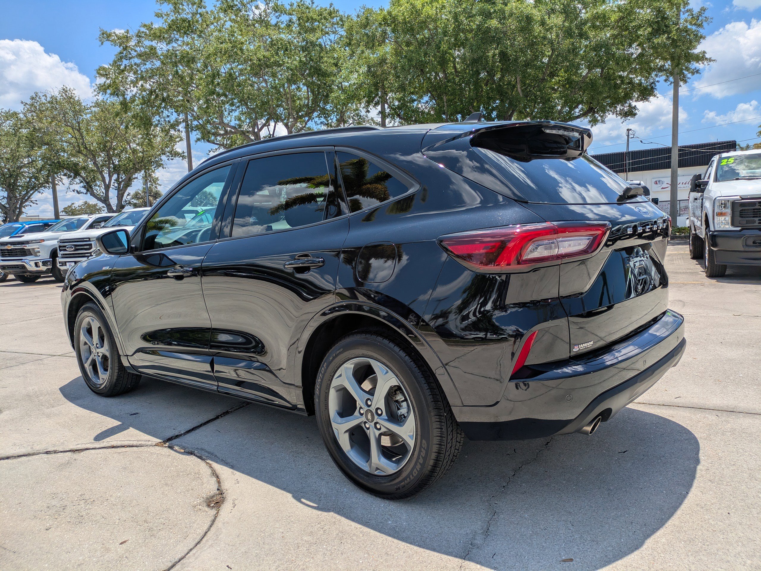 Certified 2023 Ford Escape ST-Line w/ Tech Pack #1 FWD image 6