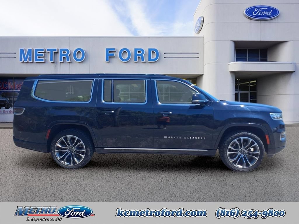 Used 2023 Jeep Grand Wagoneer L Series III w/ Rear Seat Video Group 1 AWD/4WD image 2