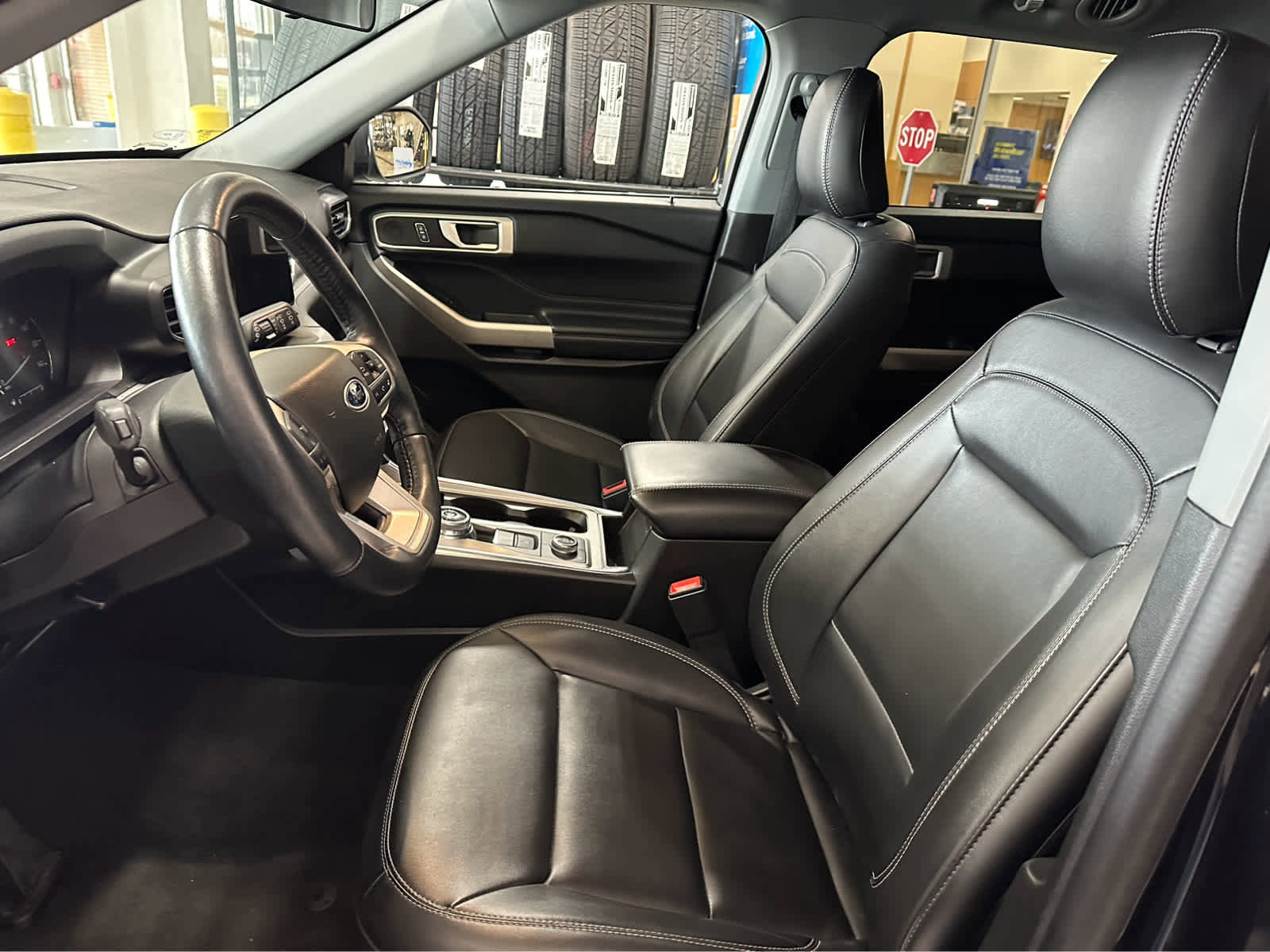 Certified 2022 Ford Explorer XLT w/ Equipment Group 202A image 21