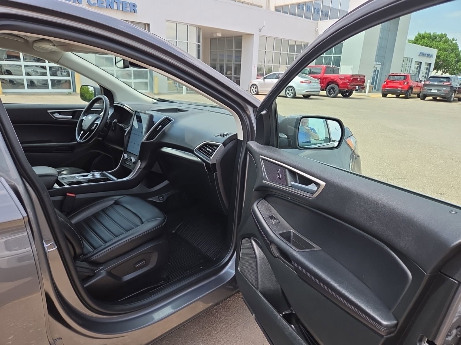 Certified 2022 Ford Edge SEL w/ Convenience Package AWD/4WD image 41