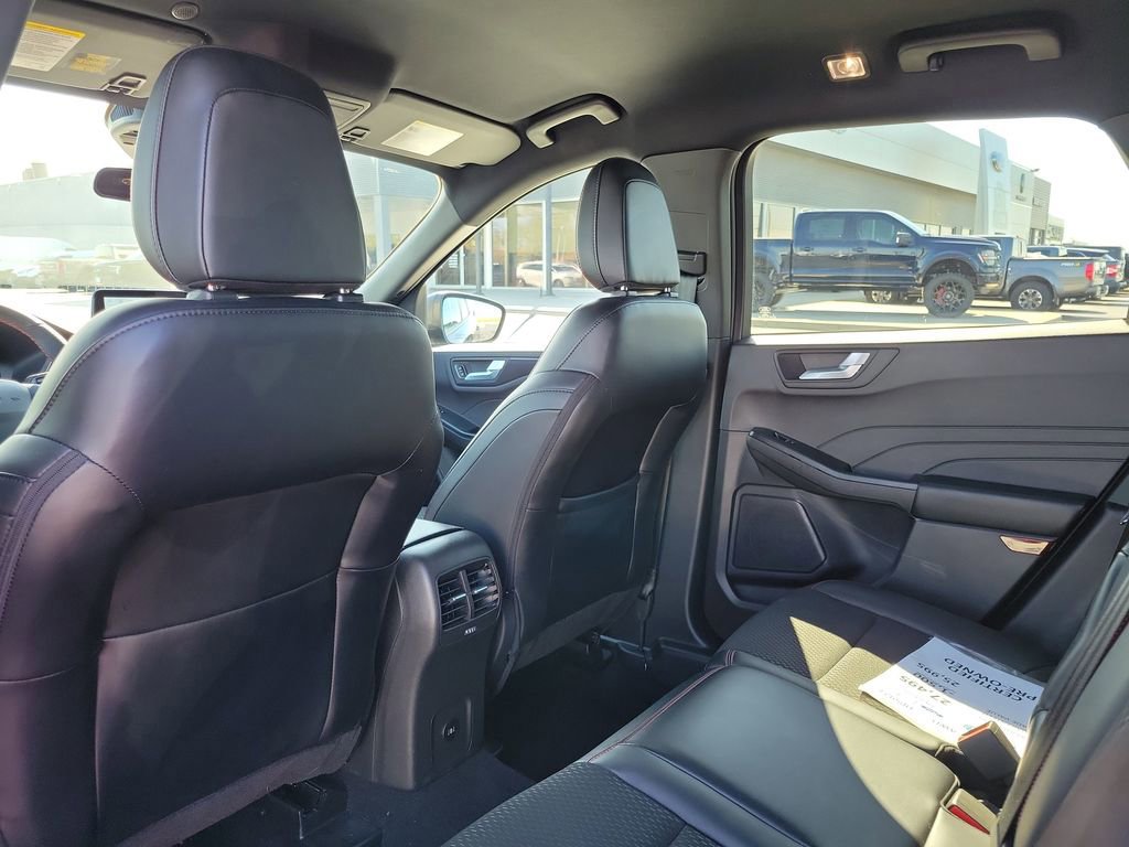 Certified 2025 Ford Escape ST-Line AWD/4WD image 16