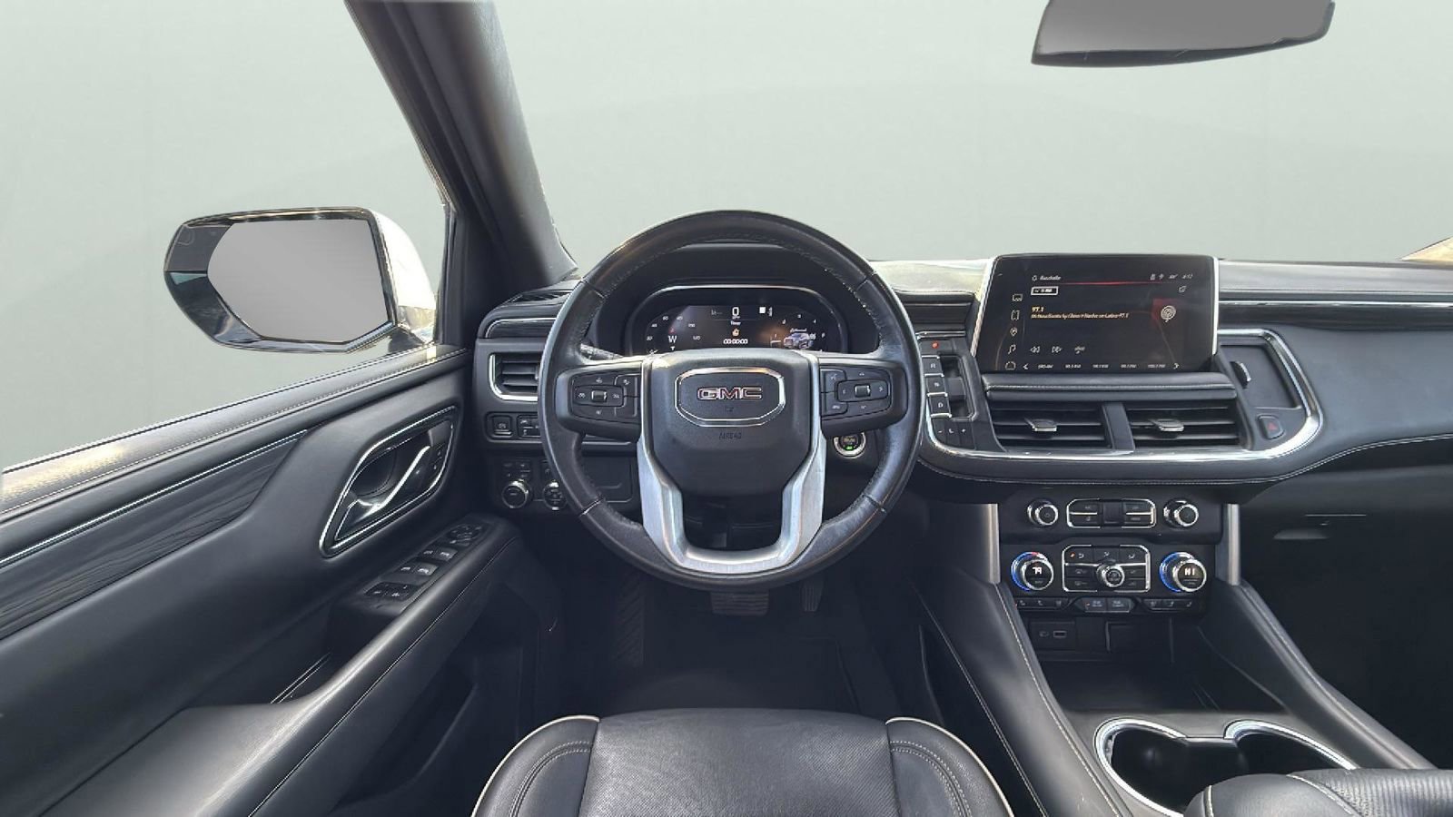 Used 2023 GMC Yukon XL SLT image 10