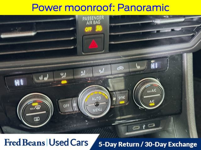 Used 2021 Volkswagen Jetta SE w/ SE Cold Weather Package image 19