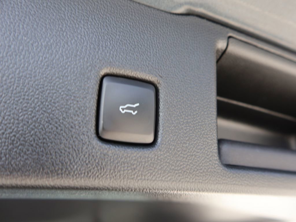 Certified 2022 Ford Escape SEL FWD image 16