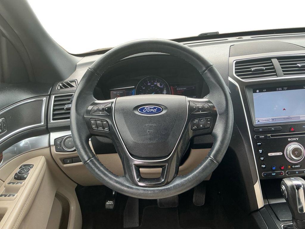 Certified 2018 Ford Explorer Limited FWD image 18