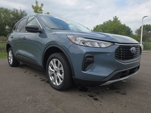 Certified 2023 Ford Escape Active AWD/4WD image 1