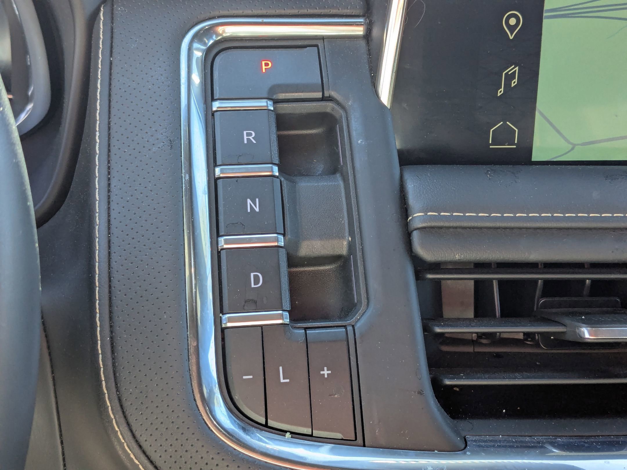 Used 2023 GMC Yukon SLT image 27